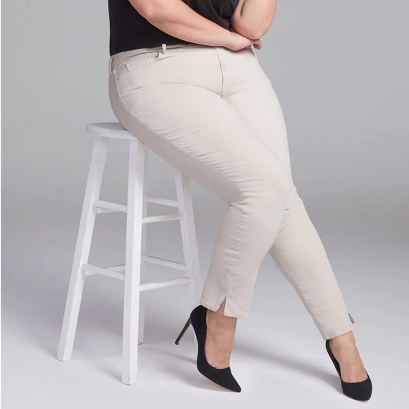 NYDJ NEW WITH TAGS Slim Straight Ankle Jeans side slit size 18